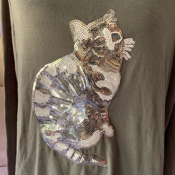 Gray Sequined Cat Long-sleeve Shark-bite Hem Tee large - Picture 4 of 10